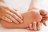 Bệnh nguy hiểm từ tê chân tay Bệnh nguy hiểm từ tê chân tay