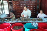 Tử vong vì uống thuốc đông y chứa thạch tín, thủy ngân Tử vong vì uống thuốc đông y chứa thạch tín, thủy ngân
