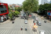 Dừng chờ đèn đỏ ở đâu giữa trưa nắng hè gay gắt! Dừng chờ đèn đỏ ở đâu giữa trưa nắng hè gay gắt!