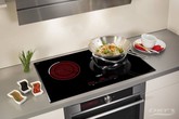 Bếp từ "bảo bối" cứu hoả của bà nội trợ mùa hè Bếp từ "bảo bối" cứu hoả của bà nội trợ mùa hè