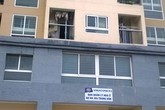 Hà Nội: Bàng hoàng phát hiện thi thể bé trai ở mái hiên Hà Nội: Bàng hoàng phát hiện thi thể bé trai ở mái hiên