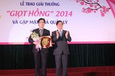 Trao giải thưởng “Giọt hồng” 2014 Trao giải thưởng “Giọt hồng” 2014