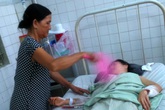 Ghen tuông, chồng truy sát vợ dã man ngay trước cổng công ty Ghen tuông, chồng truy sát vợ dã man ngay trước cổng công ty