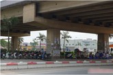 Nghiêm cấm trông giữ xe ô tô tại gầm cầu Thăng Long Nghiêm cấm trông giữ xe ô tô tại gầm cầu Thăng Long