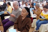 40% số người cao tuổi chưa có thẻ bảo hiểm y tế 40% số người cao tuổi chưa có thẻ bảo hiểm y tế