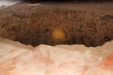 Cảnh sát ập vào hầm bí mật bắt kẻ sát nhân Cảnh sát ập vào hầm bí mật bắt kẻ sát nhân