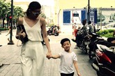 Hà Hồ cùng con trai tung tăng dạo phố Hà Hồ cùng con trai tung tăng dạo phố