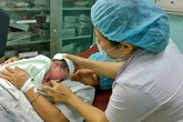 Quy trình chăm sóc sản khoa mới - EENC: Giảm nỗi đau “vượt cạn một mình” Quy trình chăm sóc sản khoa mới - EENC: Giảm nỗi đau “vượt cạn một mình”