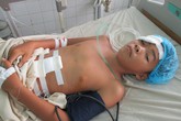 Nam sinh lớp 7 vỡ gan vì xe đạp bất ngờ gãy cổ Nam sinh lớp 7 vỡ gan vì xe đạp bất ngờ gãy cổ