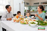 Bữa cơm gia đình tôi chưa bao giờ vui hơn thế! Bữa cơm gia đình tôi chưa bao giờ vui hơn thế!