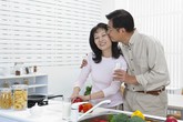 Thắp lửa “yêu” ở phụ nữ tuổi tiền mãn kinh Thắp lửa “yêu” ở phụ nữ tuổi tiền mãn kinh