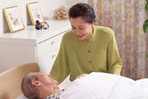 Chia sẻ kinh nghiệm chăm sóc người lớn tuổi từ chuyên gia Chia sẻ kinh nghiệm chăm sóc người lớn tuổi từ chuyên gia