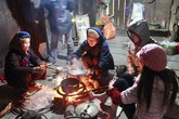 Giữ bếp lửa yêu thương Giữ bếp lửa yêu thương