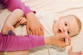 Có nên mua máy xông mũi họng cho trẻ ? Có nên mua máy xông mũi họng cho trẻ ?
