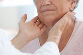 Chăm sóc bệnh nhân sau mổ bướu cổ Chăm sóc bệnh nhân sau mổ bướu cổ