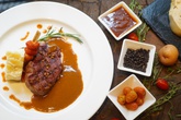 MOO BEEF STEAK – Nét quyến rũ của miền Tây nước Mỹ MOO BEEF STEAK – Nét quyến rũ của miền Tây nước Mỹ