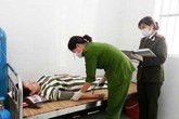 Thêm chế độ cho cán bộ làm việc trực tiếp với người nhiễm HIV Thêm chế độ cho cán bộ làm việc trực tiếp với người nhiễm HIV