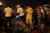 Triệu tập tài xế xe bán tải liên quan vụ tai nạn kinh hoàng trên cầu vượt Triệu tập tài xế xe bán tải liên quan vụ tai nạn kinh hoàng trên cầu vượt