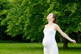 Ngoài sắt và canxi, bà bầu cần uống thêm gì? Ngoài sắt và canxi, bà bầu cần uống thêm gì?