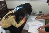 Hai cô gái mưu trí thoát 'động quỷ' nhờ tiếng mẹ đẻ Hai cô gái mưu trí thoát 'động quỷ' nhờ tiếng mẹ đẻ