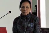 Nữ quái dàn cảnh cho đồng phạm trộm rổ vàng Nữ quái dàn cảnh cho đồng phạm trộm rổ vàng