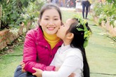 Con đã bên mẹ Con đã bên mẹ