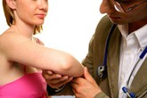 Nhìn nốt ruồi đoán bệnh Nhìn nốt ruồi đoán bệnh