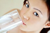 Tác hại khi không uống nước vào buổi sáng? Tác hại khi không uống nước vào buổi sáng?