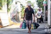 Cha già 94 tuổi ngày đi gần 20 km bán bánh giò nuôi con Cha già 94 tuổi ngày đi gần 20 km bán bánh giò nuôi con