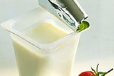 Hàng loạt học sinh ngộ độc sau khi ăn sữa chua miễn phí Hàng loạt học sinh ngộ độc sau khi ăn sữa chua miễn phí