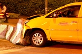 Gia đình Việt kiều Pháp gặp nạn trong taxi Gia đình Việt kiều Pháp gặp nạn trong taxi
