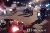 Hai bố con đi xe SH bất tỉnh trên đường sau tai nạn Hai bố con đi xe SH bất tỉnh trên đường sau tai nạn