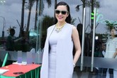 Cách diện blazer không tay mùa thu sành điệu như sao Việt Cách diện blazer không tay mùa thu sành điệu như sao Việt