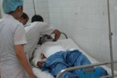 Nửa đêm, vợ tạt axit vào mặt chồng cũ rồi bỏ trốn Nửa đêm, vợ tạt axit vào mặt chồng cũ rồi bỏ trốn