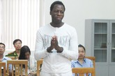 Nhiều quý bà dính lừa chàng trai ngoại quốc Nhiều quý bà dính lừa chàng trai ngoại quốc