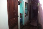 Một phụ nữ chết cùng thai nhi trong nhà vệ sinh Một phụ nữ chết cùng thai nhi trong nhà vệ sinh