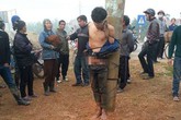 Thanh niên trộm gà bị lột trần, té nước giữa tiết trời lạnh giá Thanh niên trộm gà bị lột trần, té nước giữa tiết trời lạnh giá