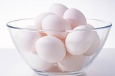 Có nên rửa sạch trứng trước khi cất vào tủ lạnh? Có nên rửa sạch trứng trước khi cất vào tủ lạnh?