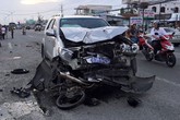 Va chạm với xe biển xanh, một người đứt lìa chân, tử vong Va chạm với xe biển xanh, một người đứt lìa chân, tử vong