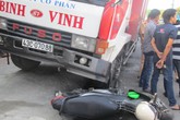 Hi hữu: Người phụ nữ thoát chết khi bị cuốn vào gầm xe tải Hi hữu: Người phụ nữ thoát chết khi bị cuốn vào gầm xe tải