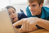 Chồng sắp cưới muốn tôi xóa ảnh bạn trai cũ Chồng sắp cưới muốn tôi xóa ảnh bạn trai cũ