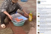 Xúc xích mốc meo được rửa bằng nước rửa bát gây hoang mang dư luận Xúc xích mốc meo được rửa bằng nước rửa bát gây hoang mang dư luận