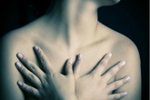 Làm gì để phòng ngừa ung thư vú Làm gì để phòng ngừa ung thư vú