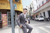 Đông Hùng sợ mất mật vì chủ nợ đe dọa ngay tại sân khấu Đông Hùng sợ mất mật vì chủ nợ đe dọa ngay tại sân khấu