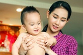 Nữ hoàng trang sức Thanh Trúc treo ảnh cưới giả để con đỡ tủi thân Nữ hoàng trang sức Thanh Trúc treo ảnh cưới giả để con đỡ tủi thân