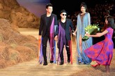 Thúy Vân bẽ bàng khi bị Đỗ Mạnh Cường từ chối nhận hoa Thúy Vân bẽ bàng khi bị Đỗ Mạnh Cường từ chối nhận hoa