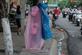 Áo mưa 10 nghìn đồng chứa chì có thực sự làm tổn thương đến não người mặc? Áo mưa 10 nghìn đồng chứa chì có thực sự làm tổn thương đến não người mặc?