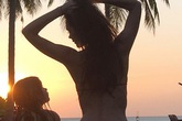Ảnh Victoria Beckham và con gái mặc bikini gây sốt Ảnh Victoria Beckham và con gái mặc bikini gây sốt