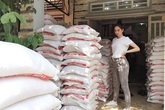 Quỳnh Chi trần tình sau khi 'like' status xúc phạm Ngọc Trinh Quỳnh Chi trần tình sau khi 'like' status xúc phạm Ngọc Trinh