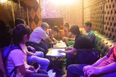 Công an ập vào quán bar lúc 0h, chân dài mặc bikini chạy vào nhà vệ sinh Công an ập vào quán bar lúc 0h, chân dài mặc bikini chạy vào nhà vệ sinh